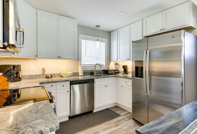 Updated Home Walk To Salisbury University!