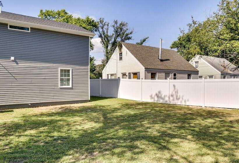 Updated Home   Walk To Salisbury University!