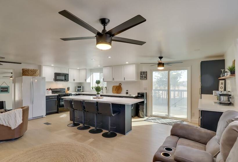 Updated Topock Home W/ Deck & Fire Pit!