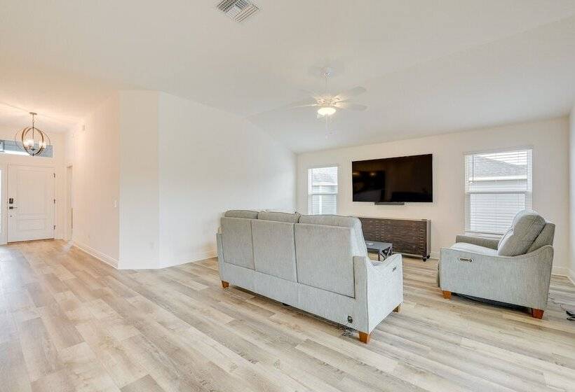 Pool Access & Screened Patio: Home In The Villages