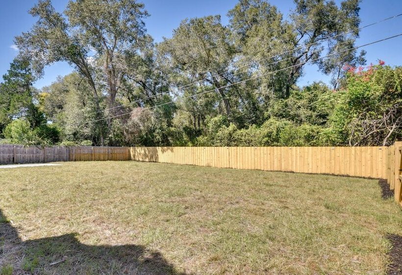 Vibrant Deland House Near Stetson University!