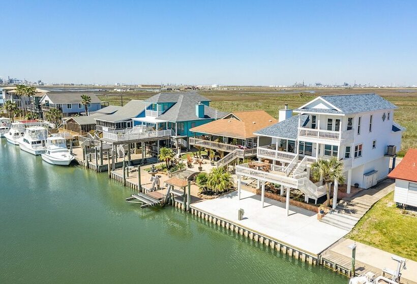 Waterfront Freeport Home: Deck & Private Boat Dock
