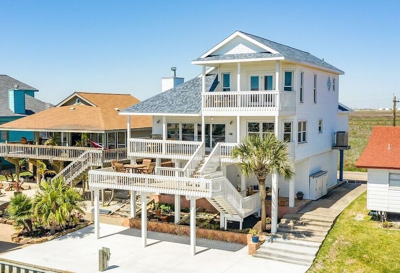 Waterfront Freeport Home: Deck & Private Boat Dock