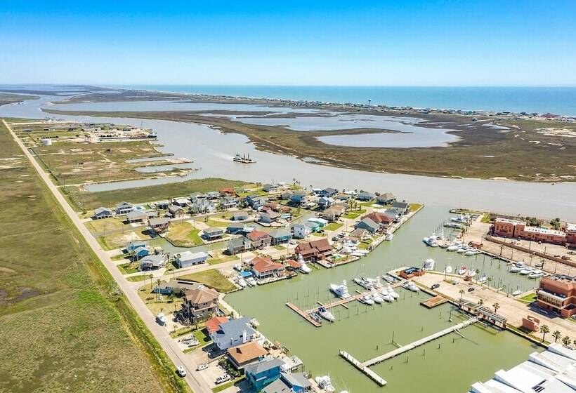 Waterfront Freeport Home: Deck & Private Boat Dock