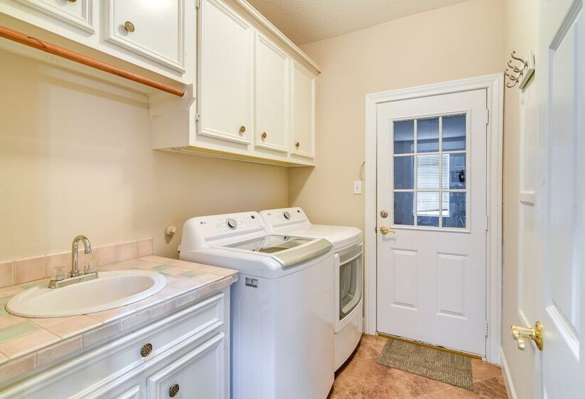 Waterfront Hitchcock Retreat W/ Kayaking Dock