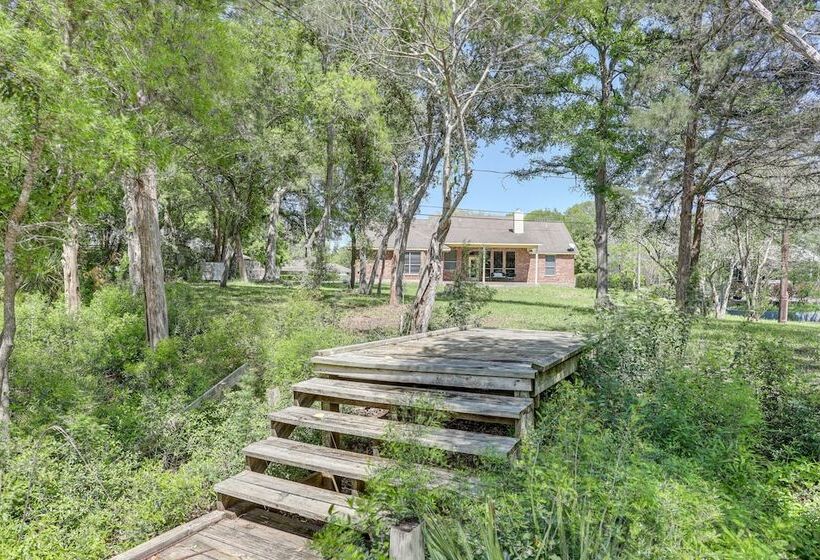 Waterfront Hitchcock Retreat W/ Kayaking Dock