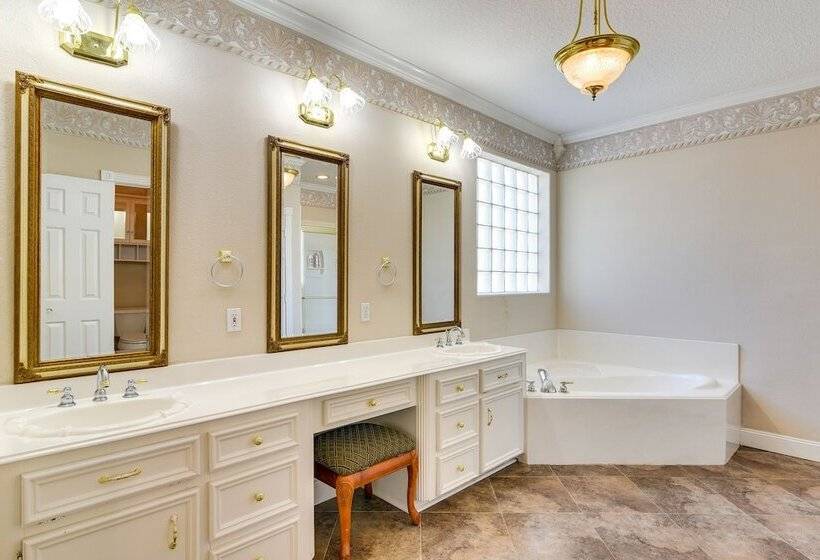 Waterfront Hitchcock Retreat W/ Kayaking Dock