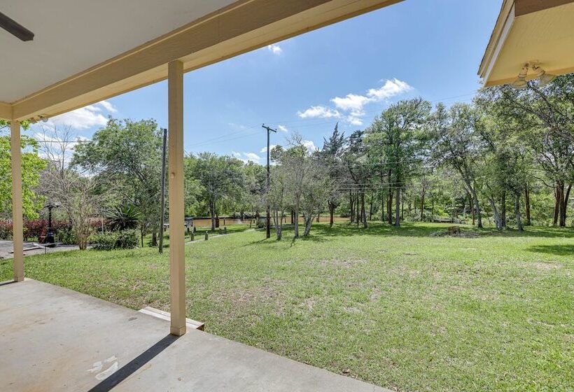 Waterfront Hitchcock Retreat W/ Kayaking Dock