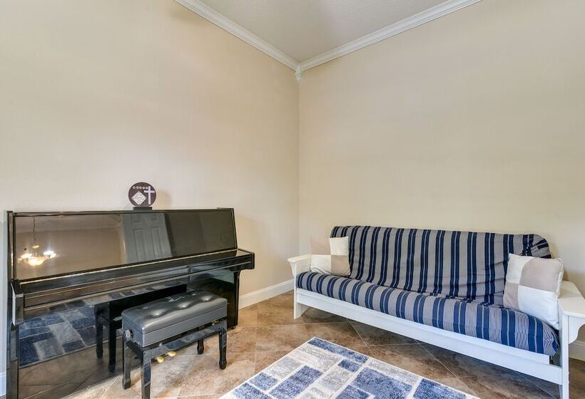 Waterfront Hitchcock Retreat W/ Kayaking Dock