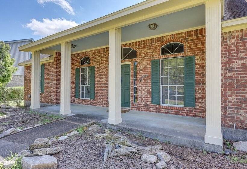 Waterfront Hitchcock Retreat W/ Kayaking Dock