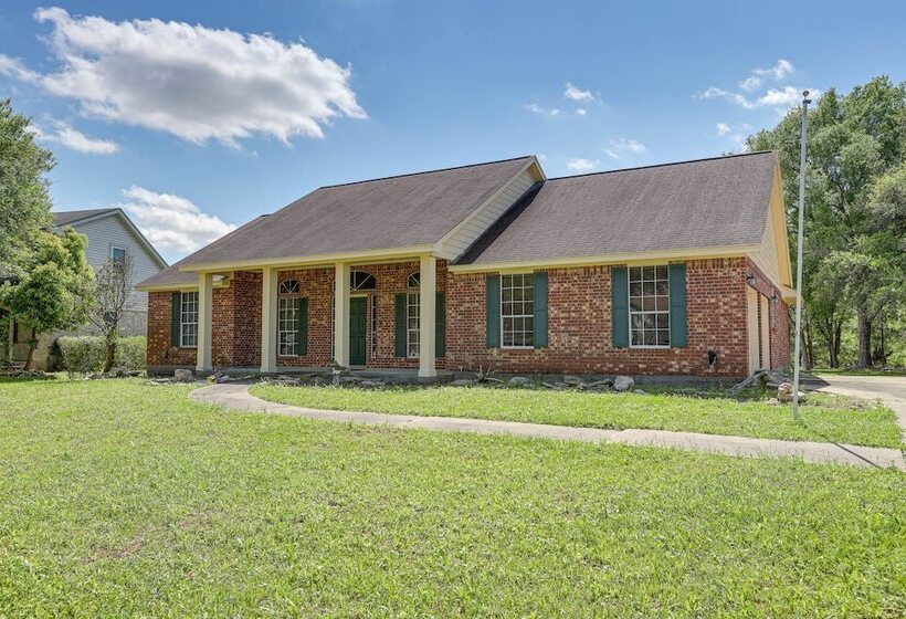Waterfront Hitchcock Retreat W/ Kayaking Dock