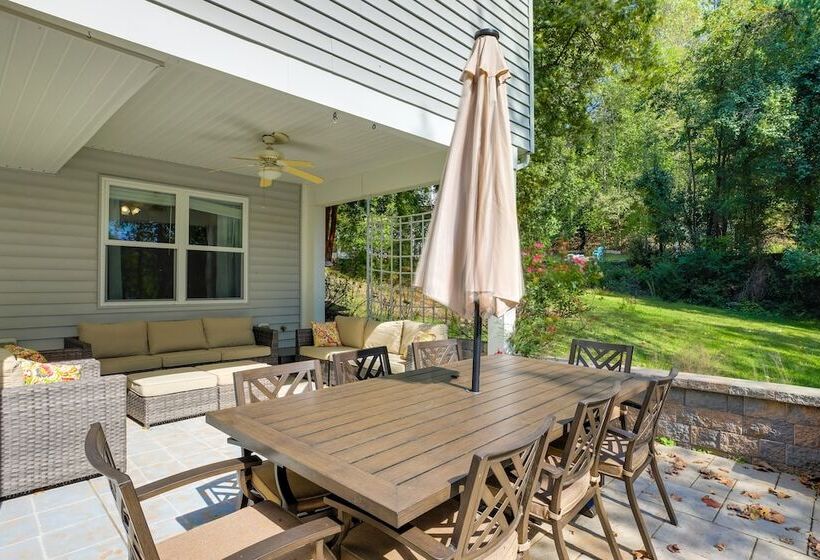 Waterfront Lusby Escape W/ Fire Pit & Kayaks!