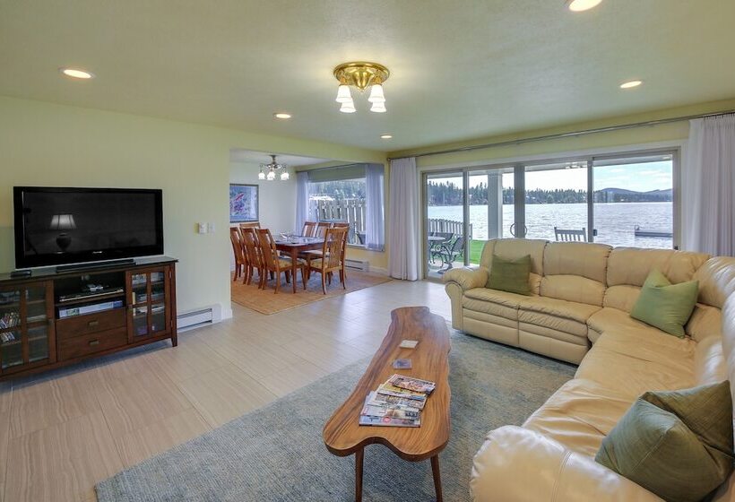 Waterfront Newport Home W/ Private Boat Dock!