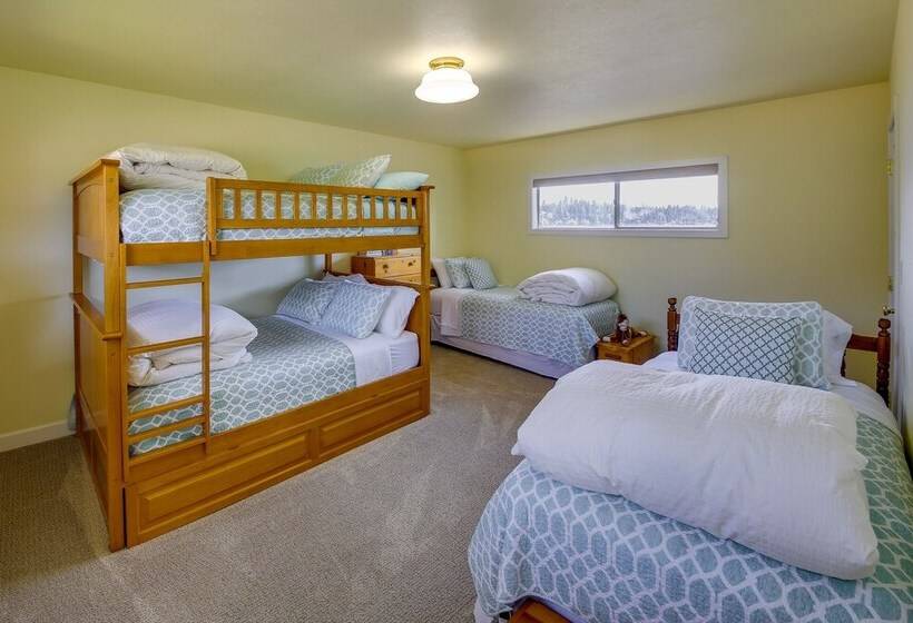 Waterfront Newport Home W/ Private Boat Dock!