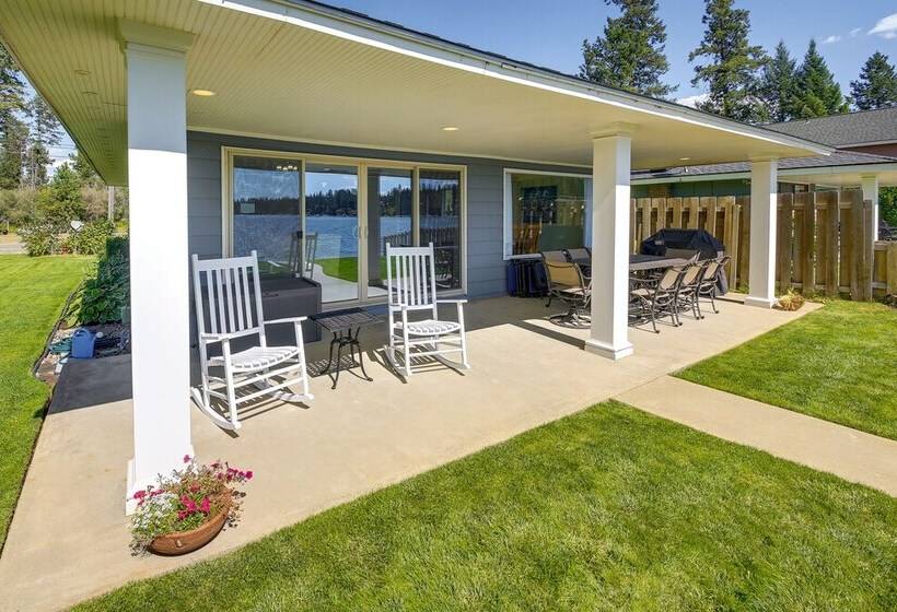 Waterfront Newport Home W/ Private Boat Dock!