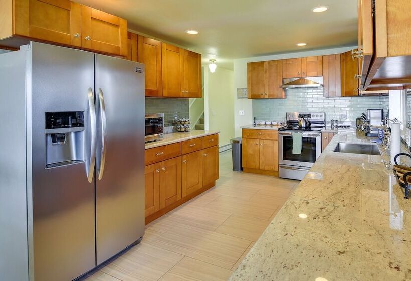 Waterfront Newport Home W/ Private Boat Dock!