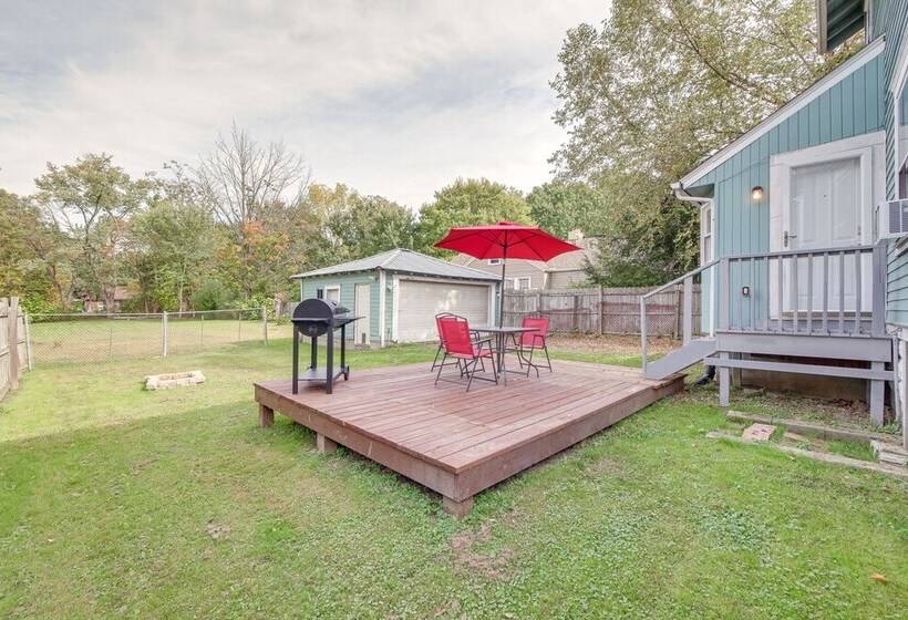 Welcoming Home In Youngstown W/ Private Backyard!