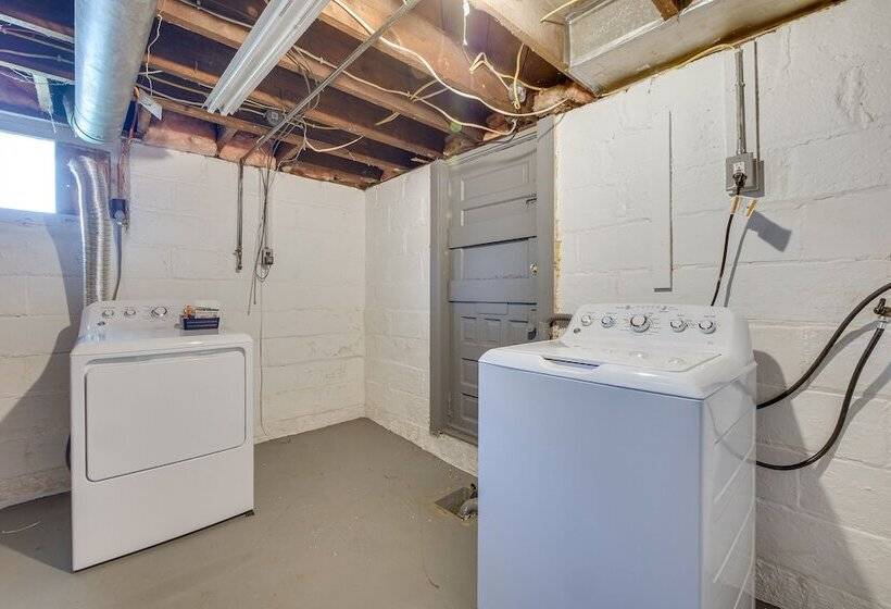 Welcoming Home In Youngstown W/ Private Backyard!