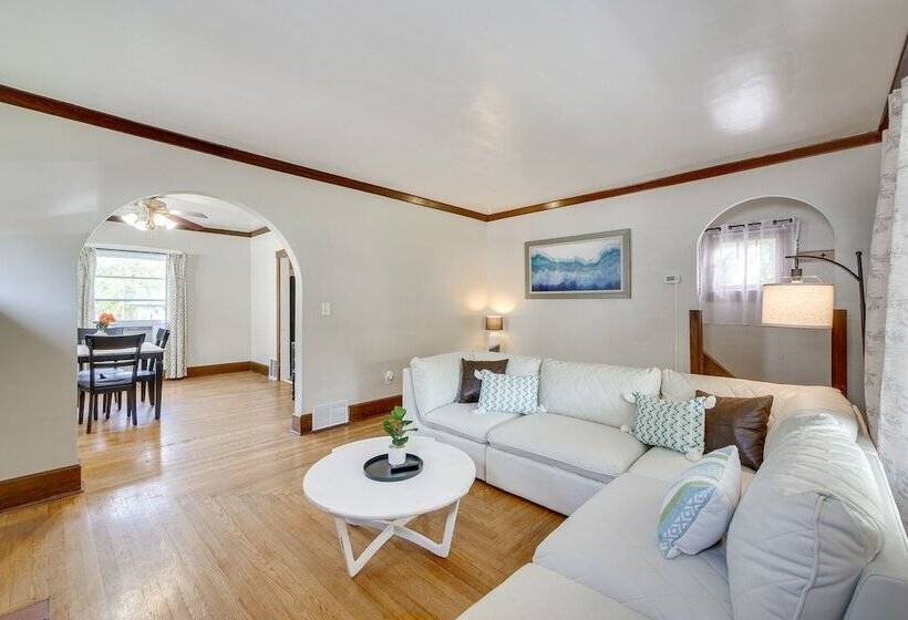 Welcoming Home In Youngstown W/ Private Backyard!