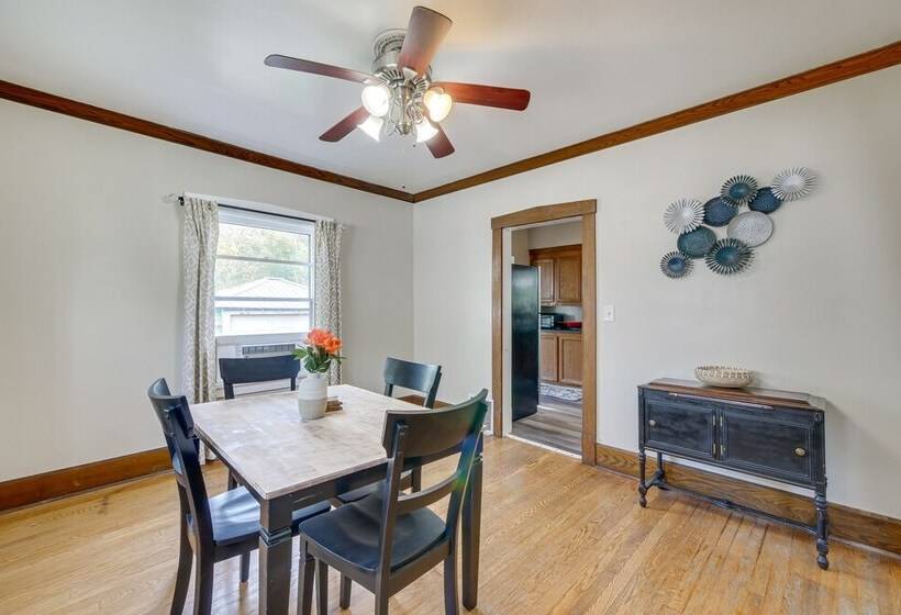 Welcoming Home In Youngstown W/ Private Backyard!