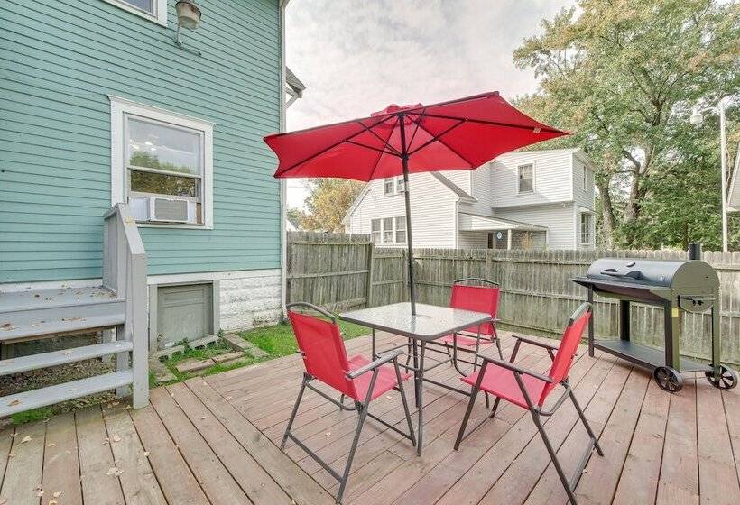 Welcoming Home In Youngstown W/ Private Backyard!