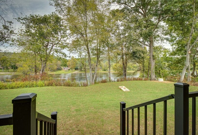 Flippin Home W/ Deck & Grill: Steps To White River