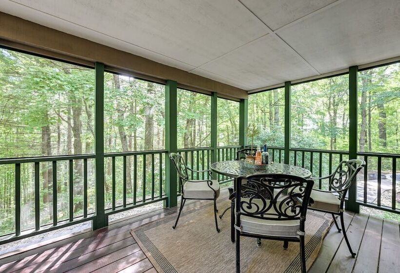 Near Highlands: 36 Acre Scaly Mountain Lodge