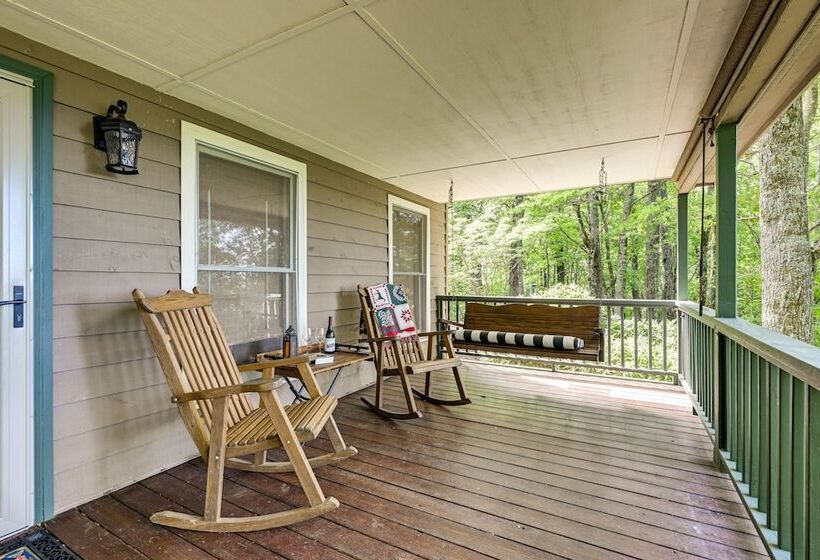 Near Highlands: 36 Acre Scaly Mountain Lodge