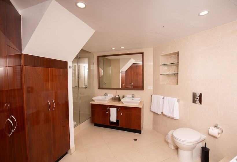 71 Hastings Street   Beachfront