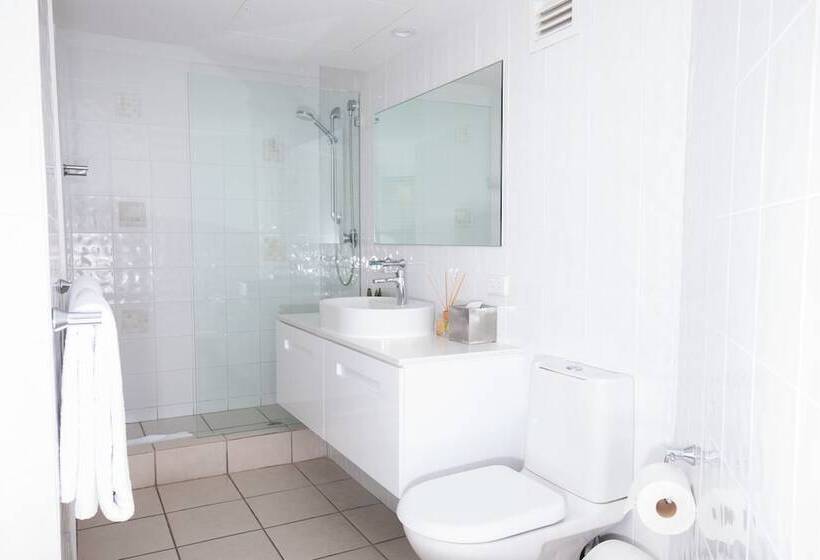 71 Hastings Street   Beachfront