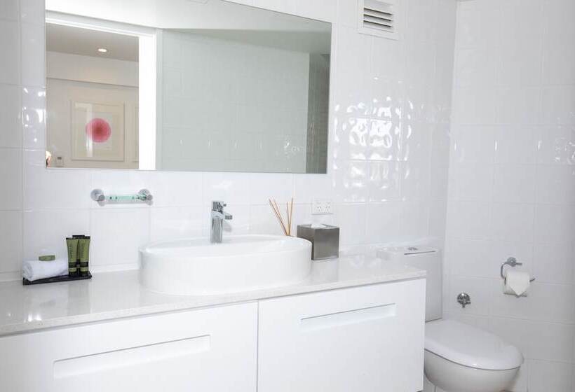 71 Hastings Street   Beachfront