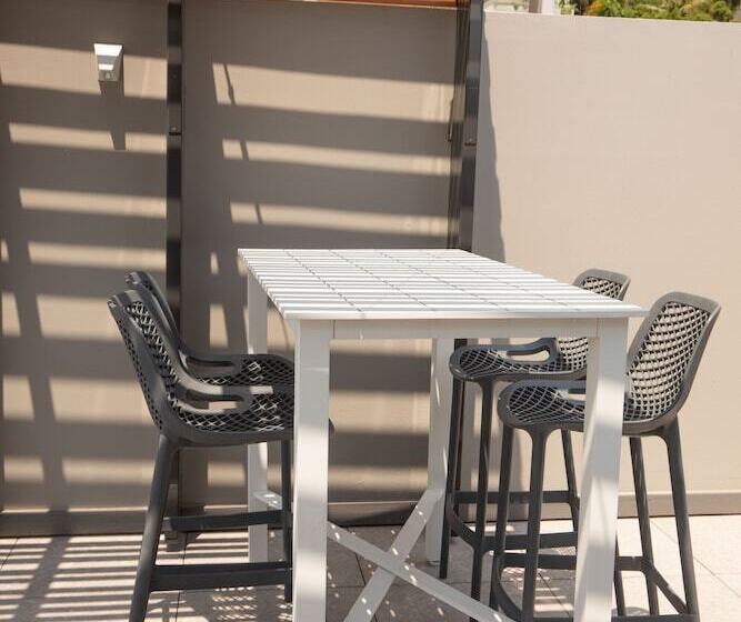 71 Hastings Street   Beachfront