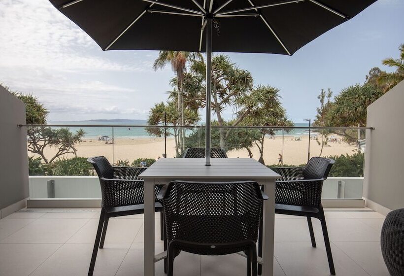 71 Hastings Street   Beachfront