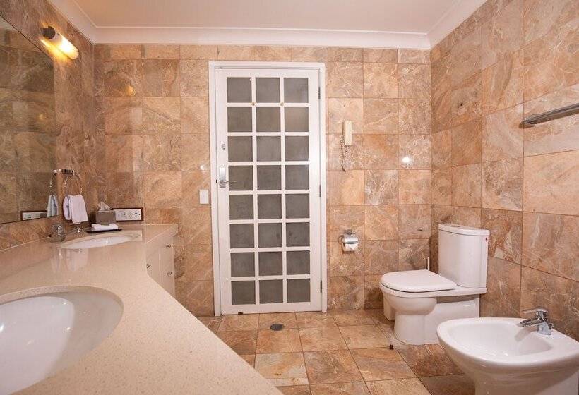 71 Hastings Street   Beachfront