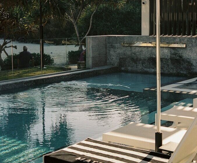 71 Hastings Street   Beachfront