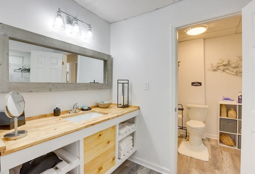 Alabama Retreat W/ Private Pond, Deck & Pool Table