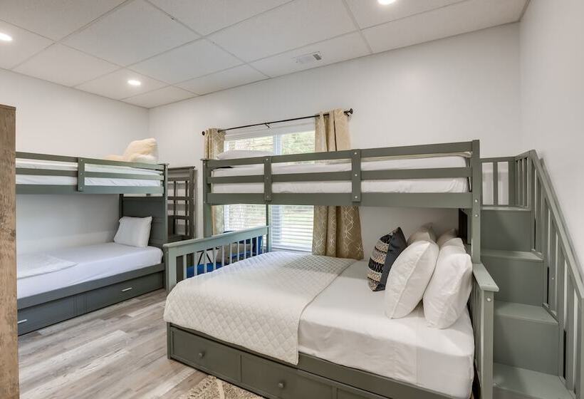 Alabama Retreat W/ Private Pond, Deck & Pool Table