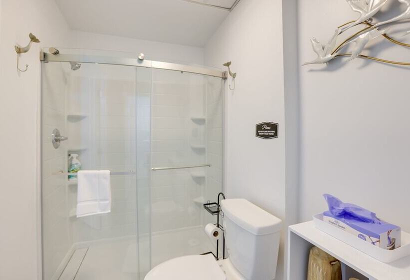 Alabama Retreat W/ Private Pond, Deck & Pool Table