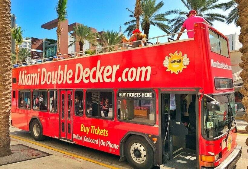 فندق صغير Russians  Ukrainians   Latinos   Female Dorms   Male Dorms   3 Miles To The Beach   Free Parking