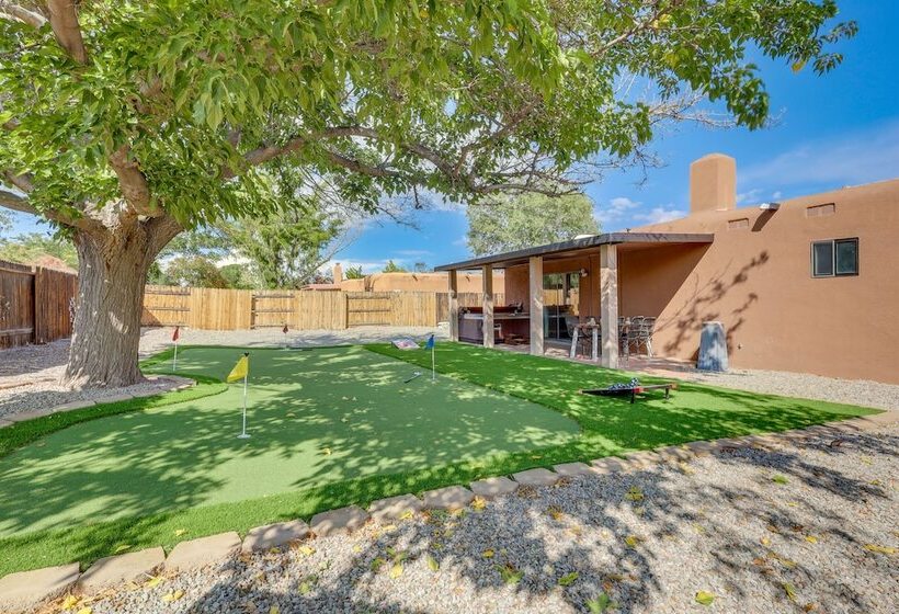Albuquerque Home W/ Hot Tub + Putting Green!