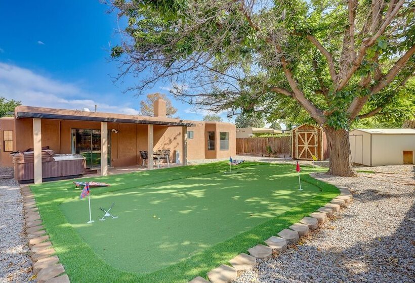 Albuquerque Home W/ Hot Tub + Putting Green!