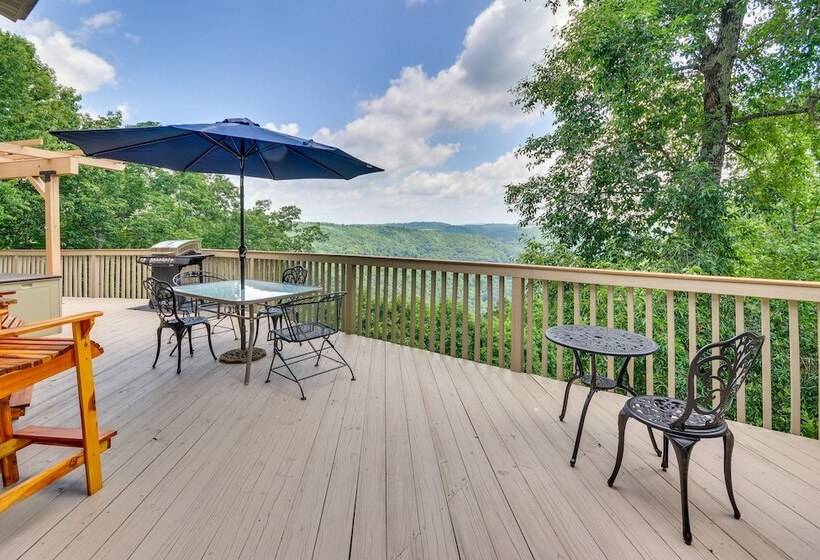 40 Acre Ararat Escape: On Site Trails & Mtn Views!