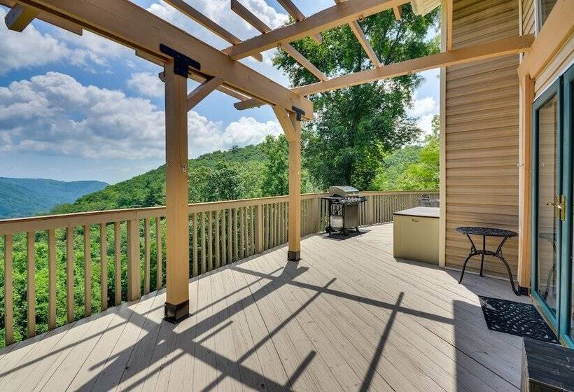 40 Acre Ararat Escape: On Site Trails & Mtn Views!