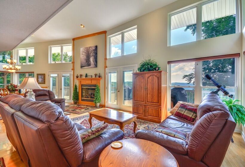 40 Acre Ararat Escape: On Site Trails & Mtn Views!