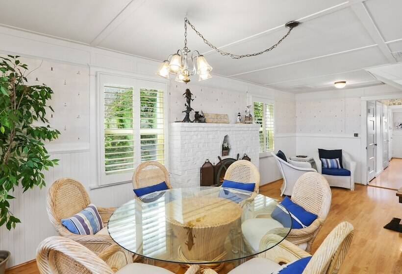 Stunning Beachfront Home In Prime Newport Location