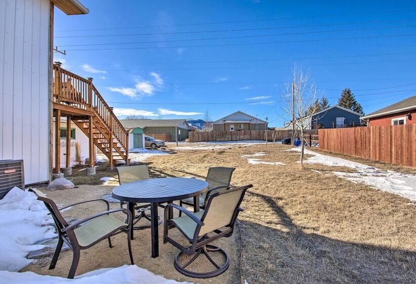 Beautiful Livingston Home W/ Mountain Views