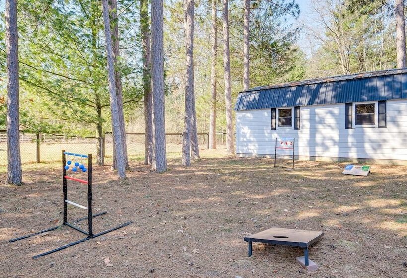 Spacious Retreat W/ Games, 0.7 Mi To Higgins Lake!