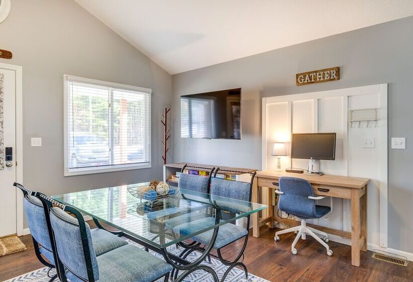 Spacious Retreat W/ Games, 0.7 Mi To Higgins Lake!