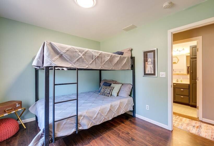 Spacious Retreat W/ Games, 0.7 Mi To Higgins Lake!