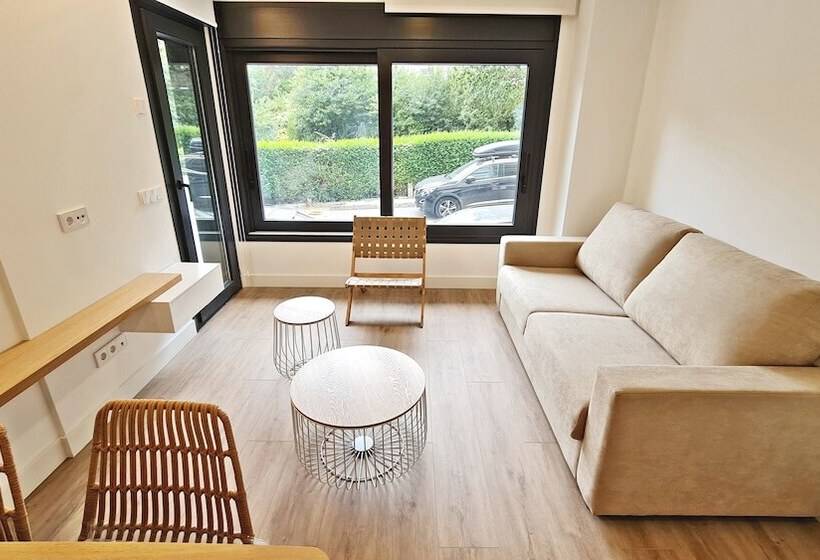 تختخواب و صبحانه Br Silgar Suites